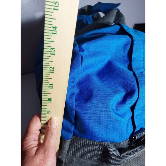 Cabela's Labatt Blue Extra Large Duffel Bag Gym Sports Camping Vacation Hunting - Picture 10 of 16